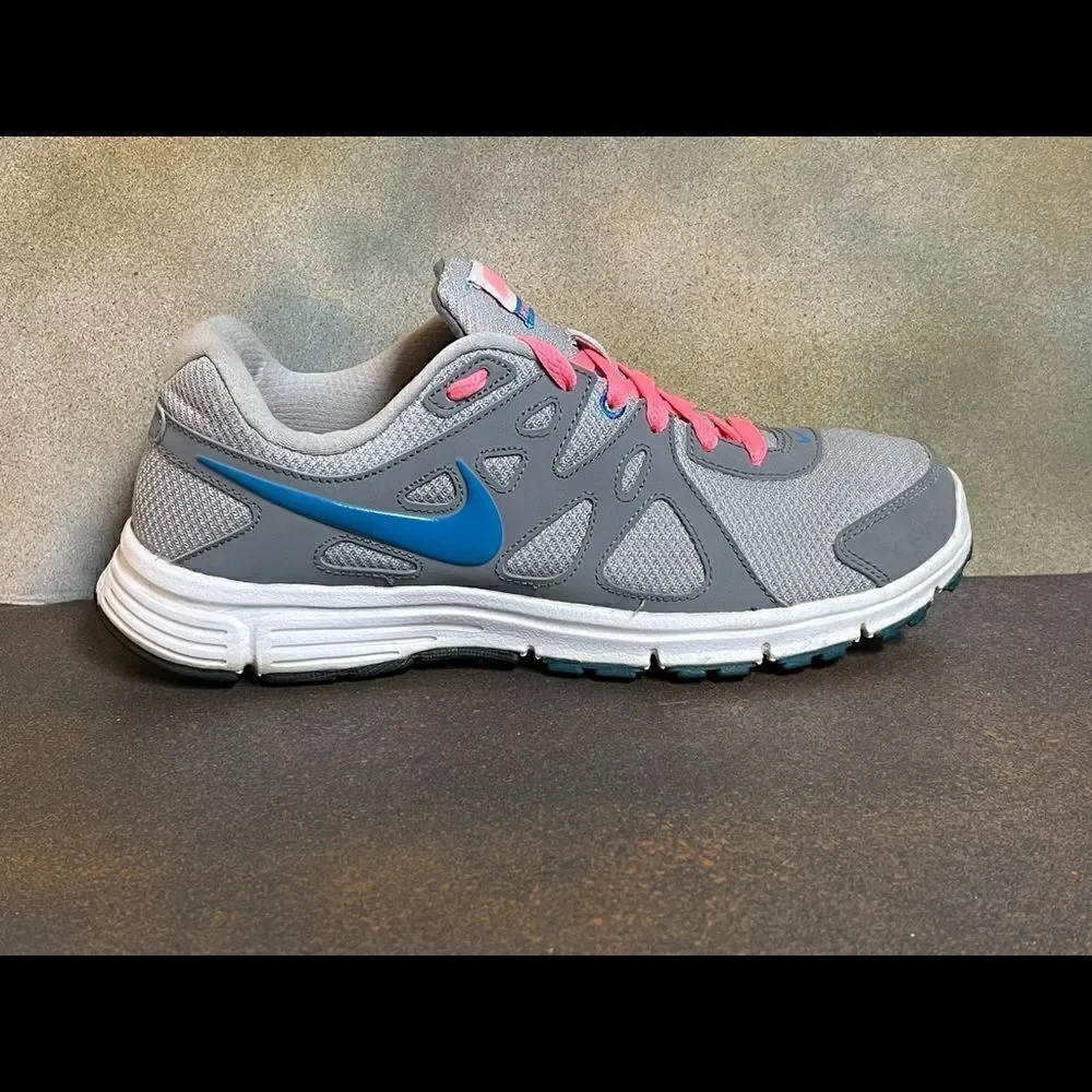 Nike Revolution 2 Women’s Running Shoes Size 9.5M